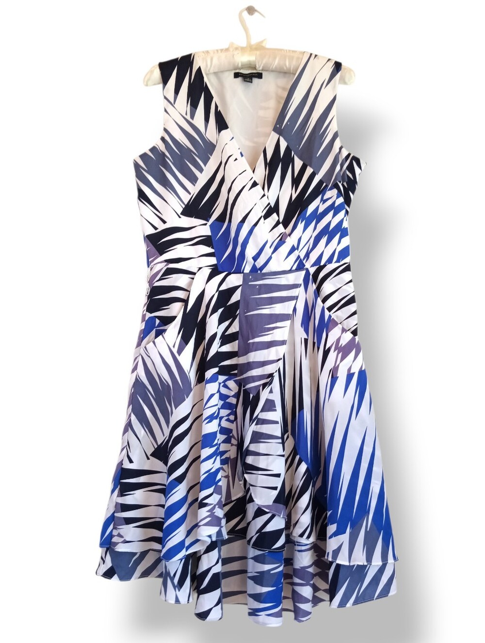 Banana Republic White, Navy & Blue Abstract Stripe Midi Dress Flowy Ruffle Vneck